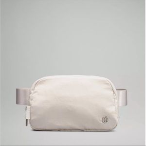 NWT lululemon everywhere belt bag